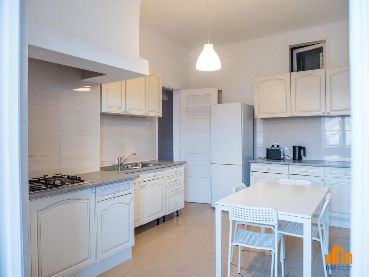 Rodrigues Sampaio Residence Guest house *